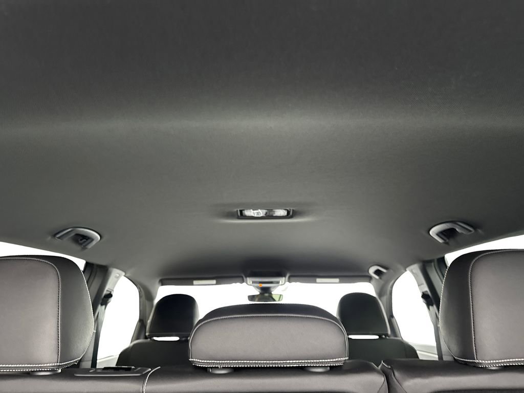 Used 2025 Volkswagen Atlas Cross Sport SE image 71