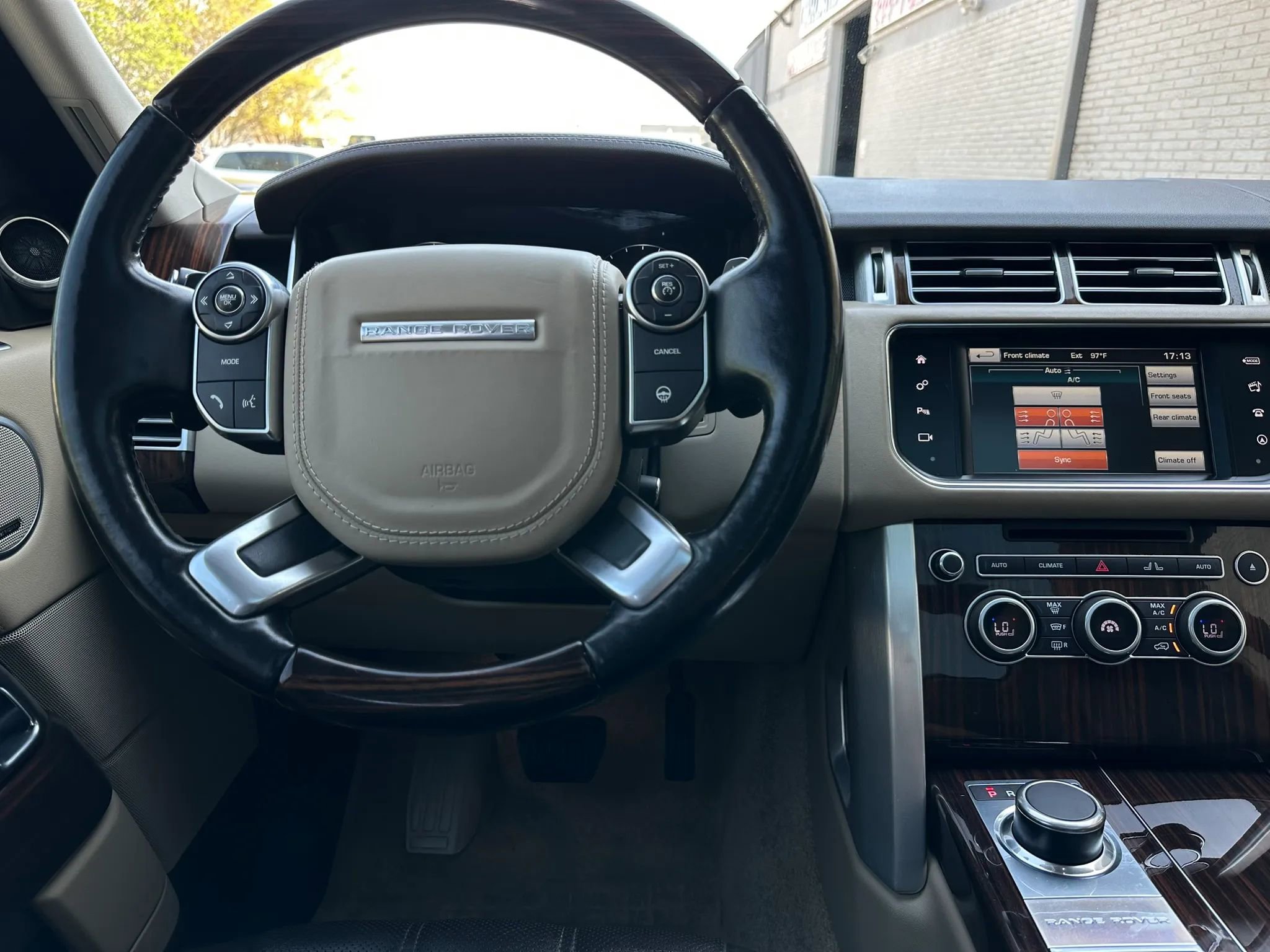 Used 2016 Land Rover Range Rover HSE image 29
