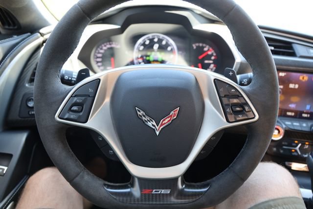 Used 2015 Chevrolet Corvette Z06 w/ 3LZ Preferred Equipment Group RWD image 13