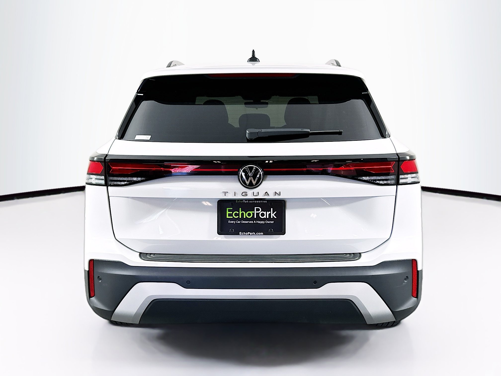 Used 2025 Volkswagen Tiguan S FWD image 7