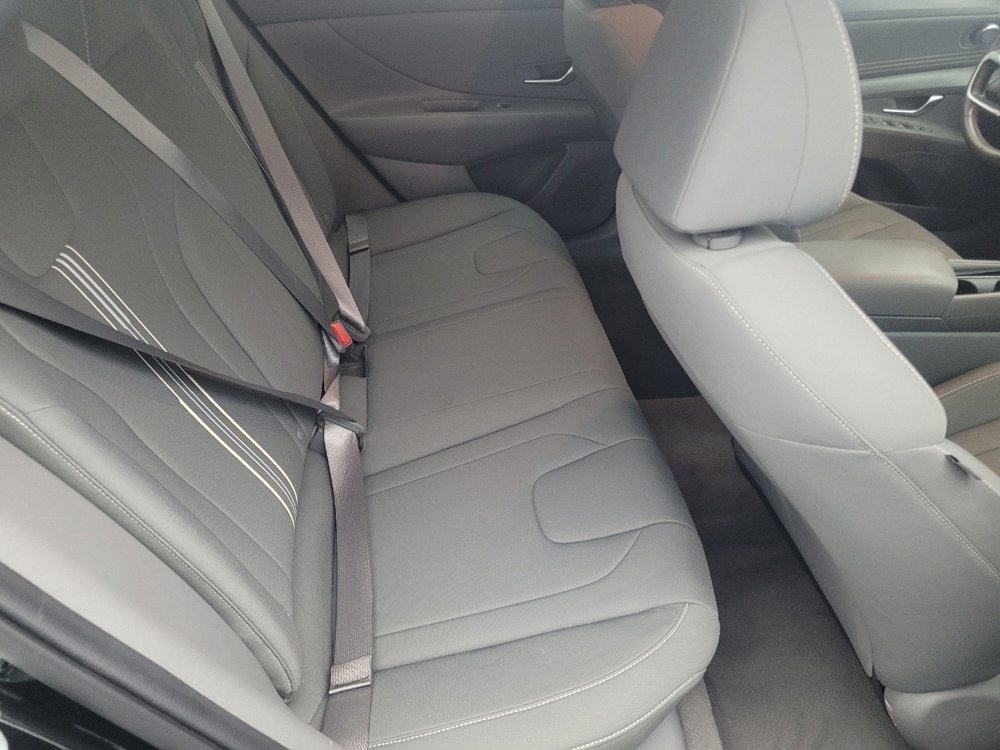 Used 2023 Hyundai Elantra SEL w/ Convenience Package image 19