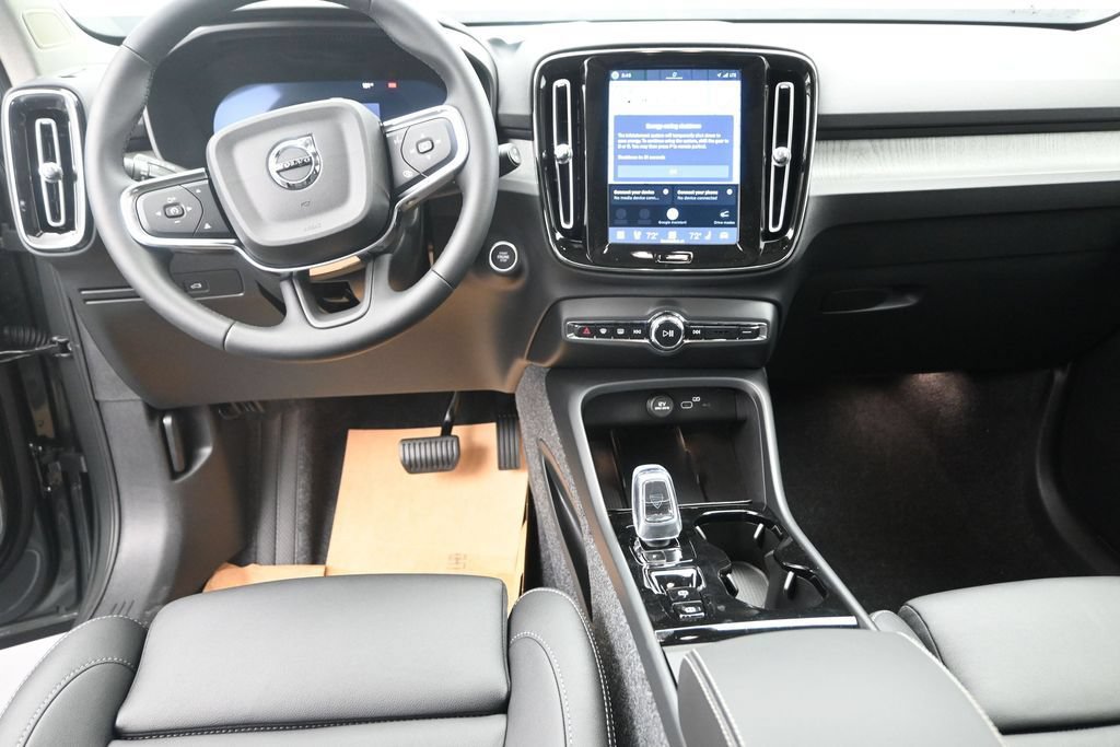 New 2026 Volvo XC40 B5 Plus w/ Climate Package AWD/4WD image 13