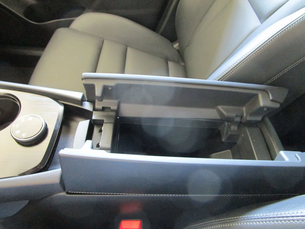 Used 2025 Nissan Rogue SL AWD/4WD image 41