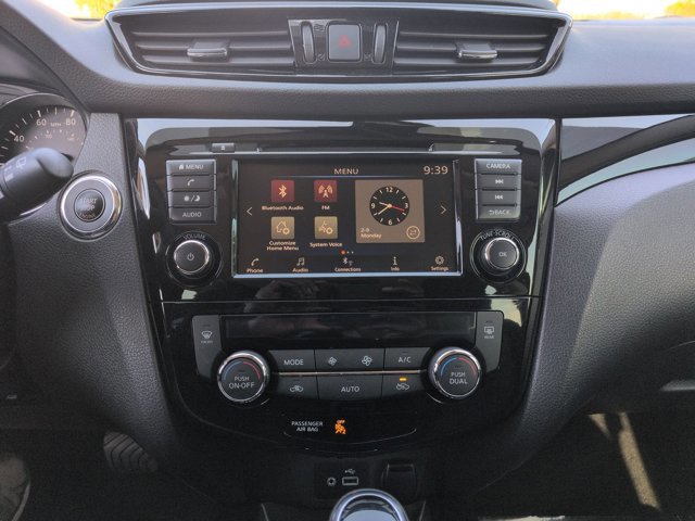 Used 2021 Nissan Rogue Sport SV image 14