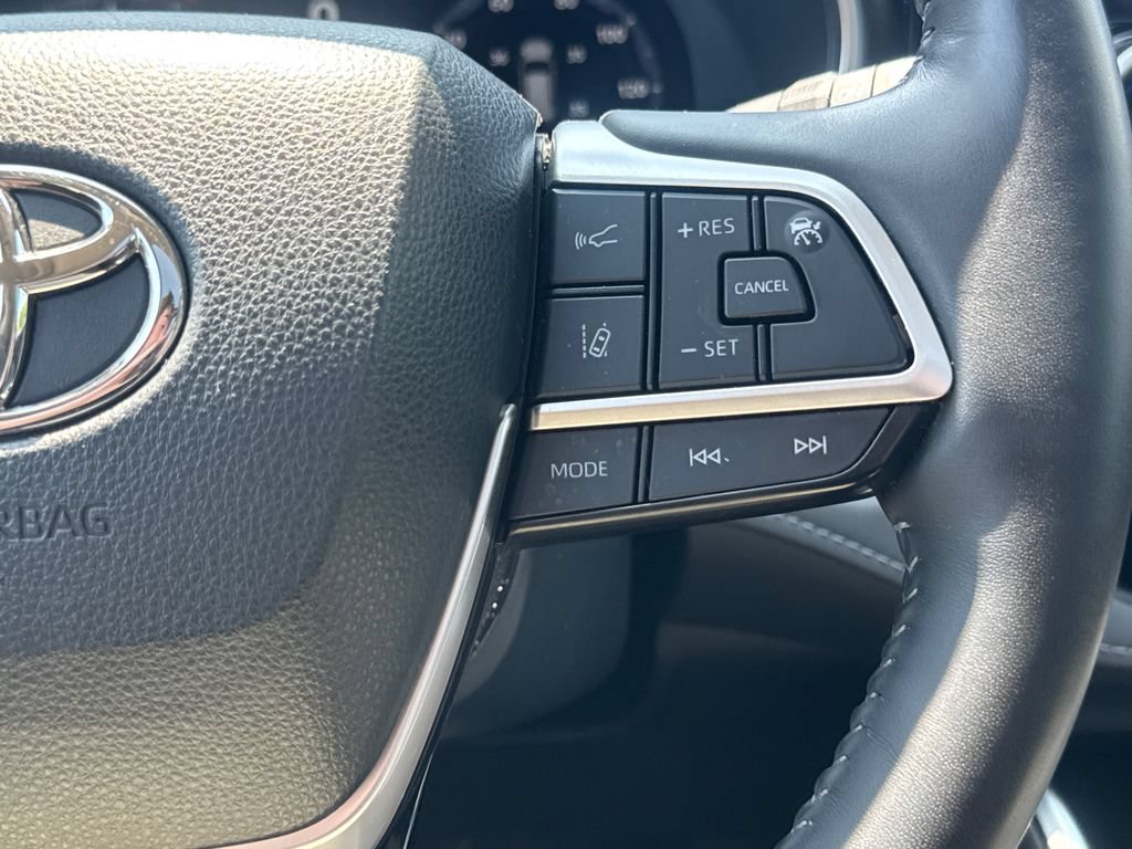 Used 2023 Toyota Highlander Platinum AWD/4WD image 22