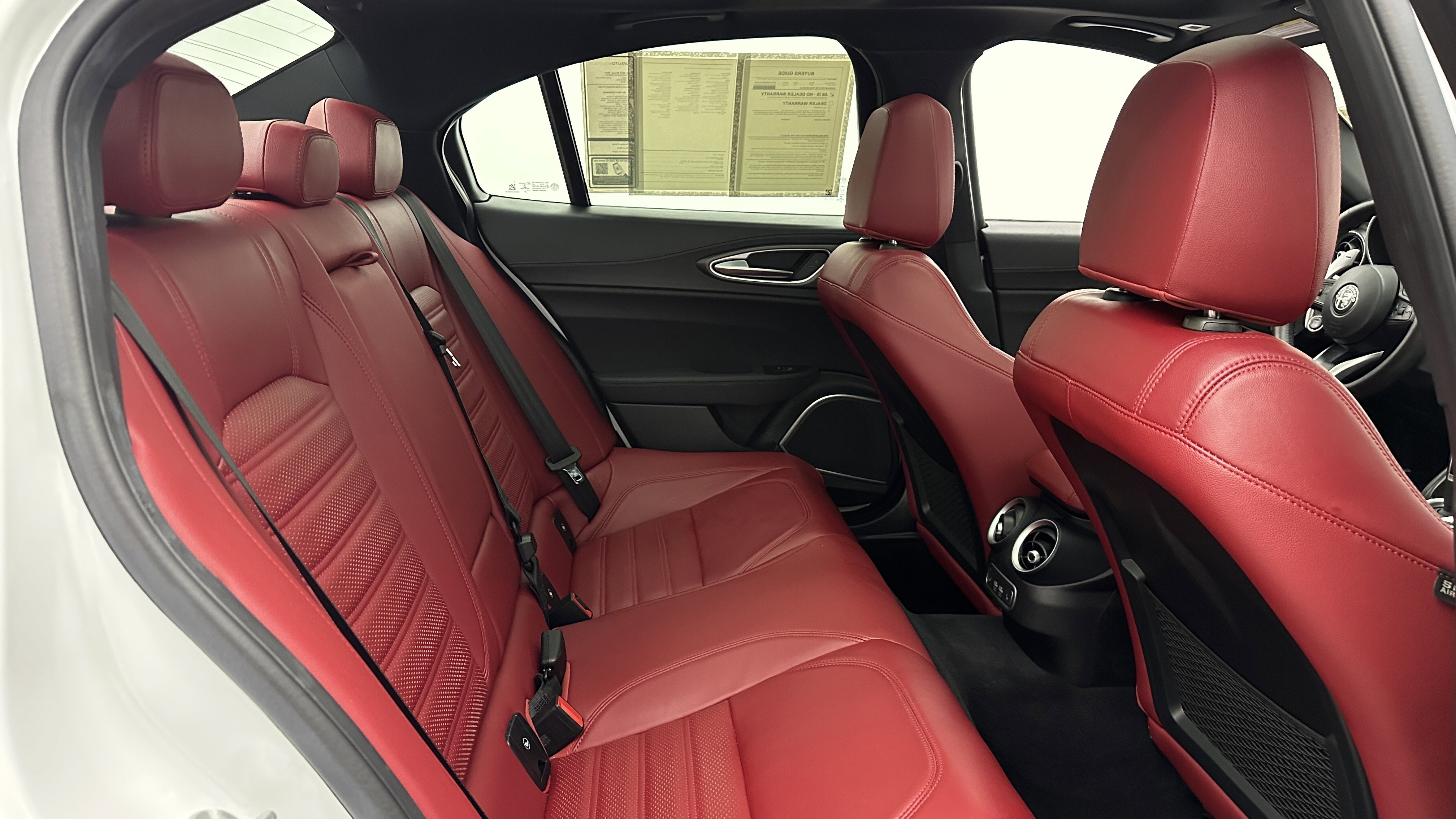 Used 2022 Alfa Romeo Giulia Veloce image 32