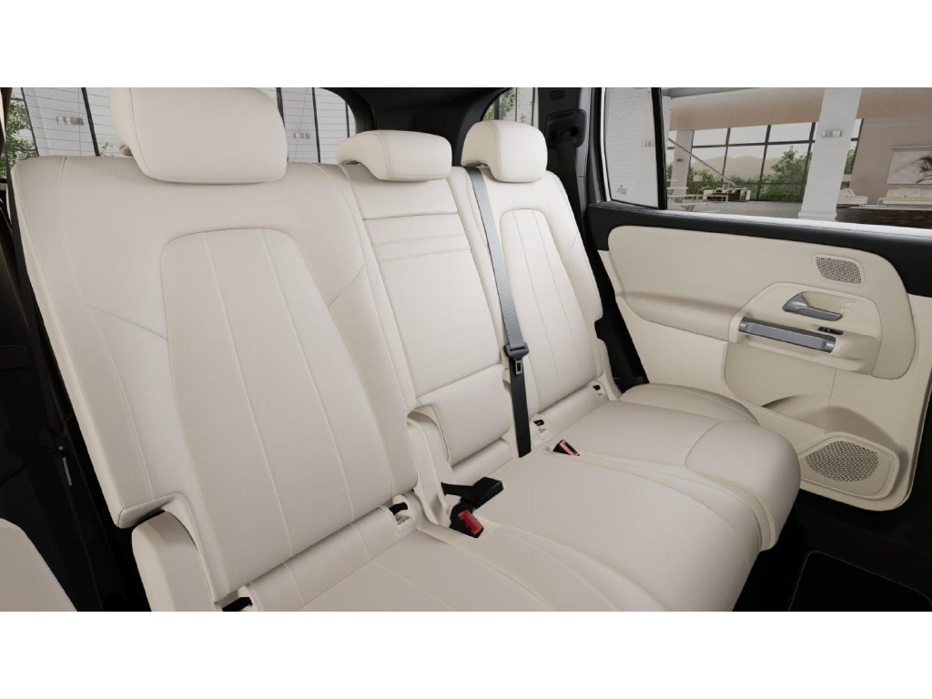 Used 2026 Mercedes-Benz GLB 250 4MATIC image 5