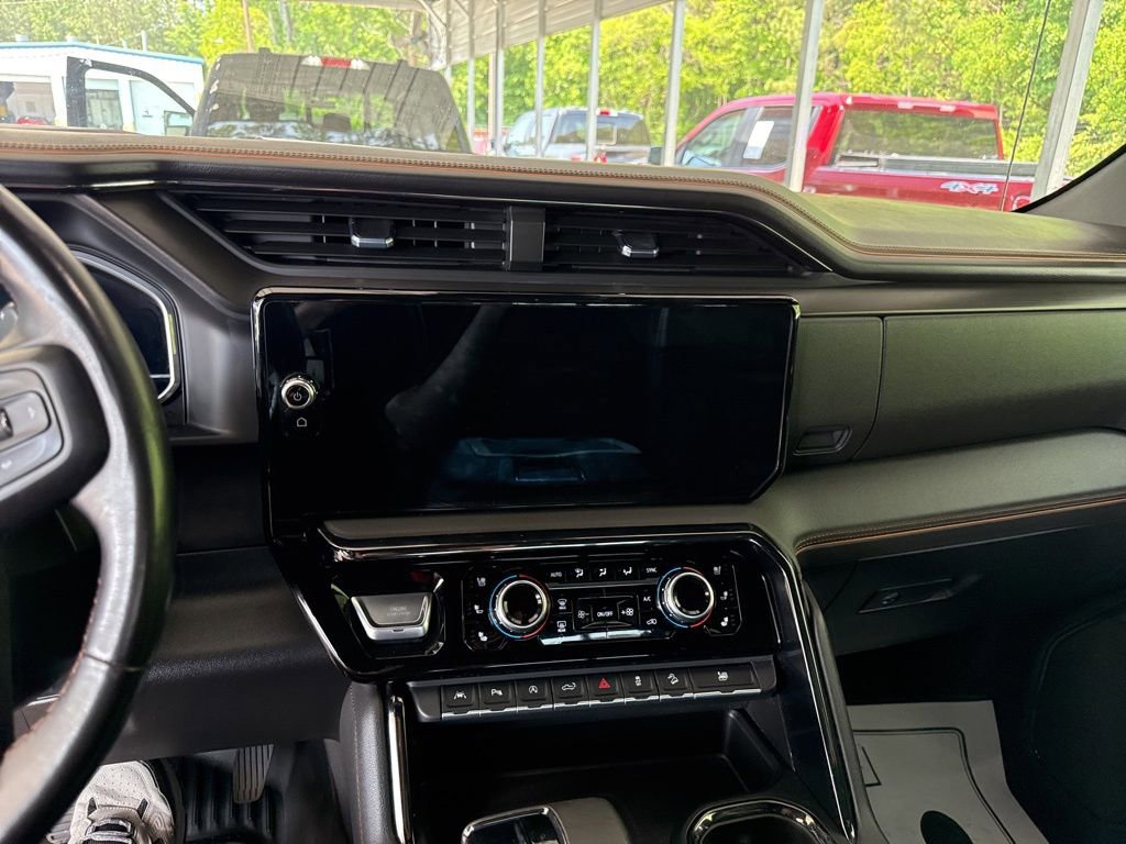 Used 2022 GMC Sierra 1500 AT4 w/ AT4 Premium Package AWD/4WD image 6