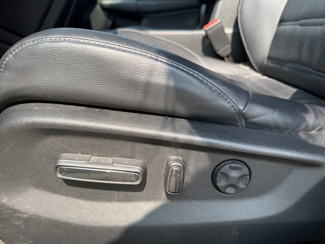 Used 2018 Honda CR-V Touring image 10