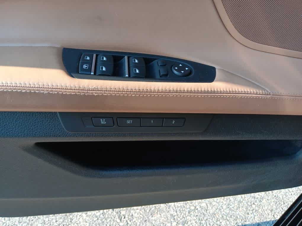 Used 2015 BMW 750i xDrive AWD/4WD image 24