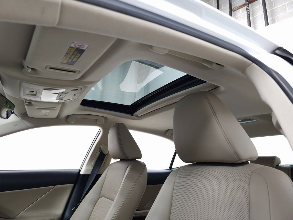 Used 2018 Lexus IS 300 AWD w/ Premium Package image 16