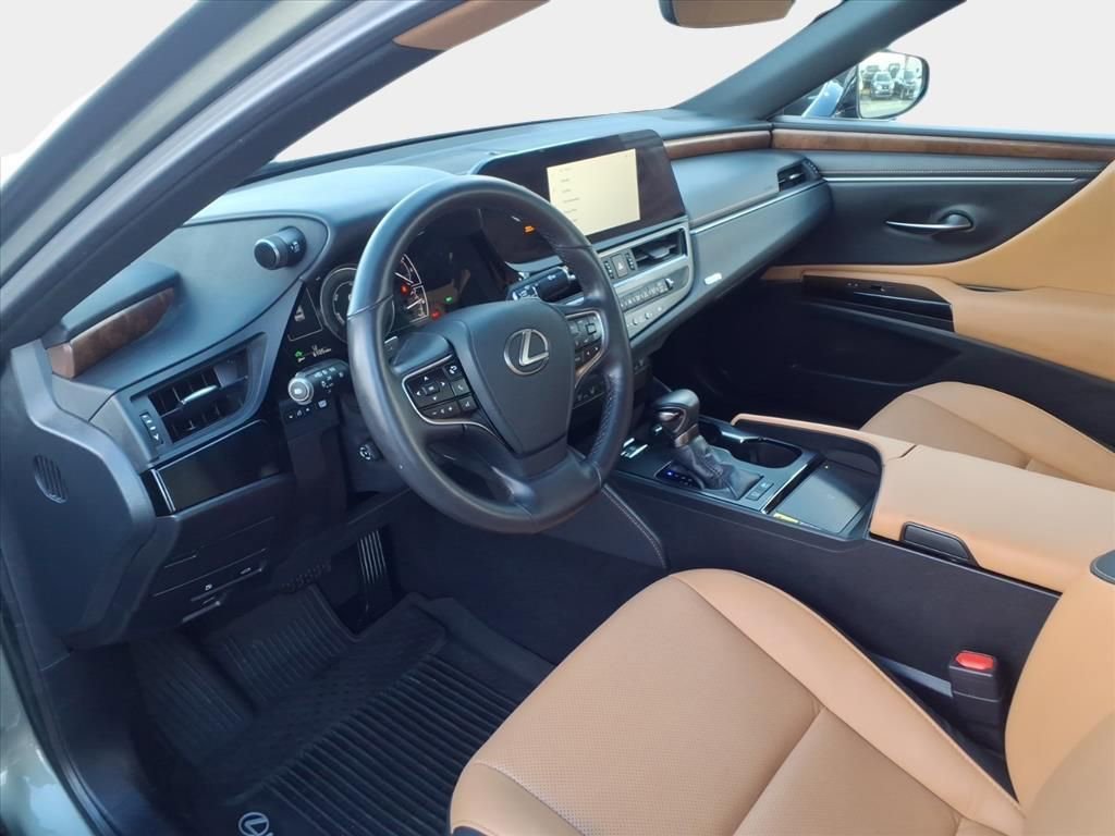 Used 2024 Lexus ES 300h w/ Premium Package image 9