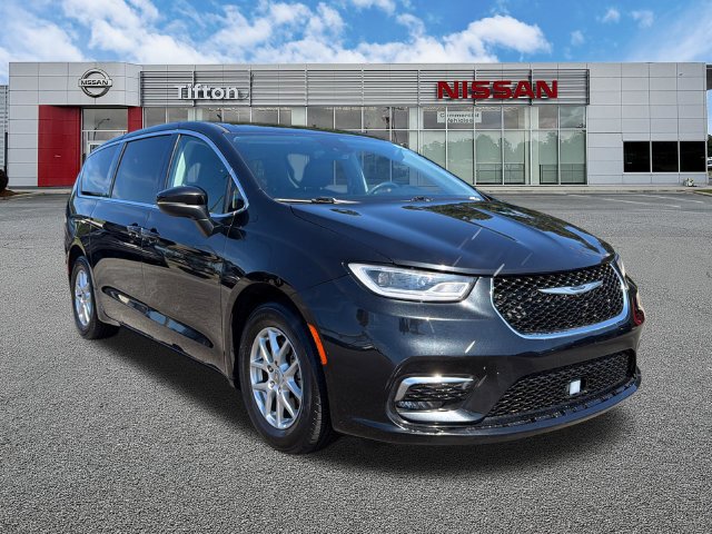Used 2023 Chrysler Pacifica Touring-L