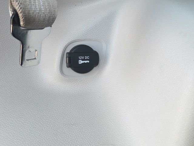 Used 2019 Jeep Cherokee Limited image 12