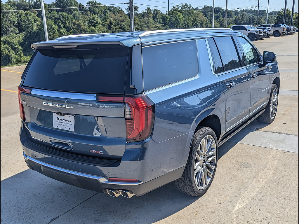 New 2026 GMC Yukon XL Denali w/ Denali Reserve Package AWD/4WD image 7