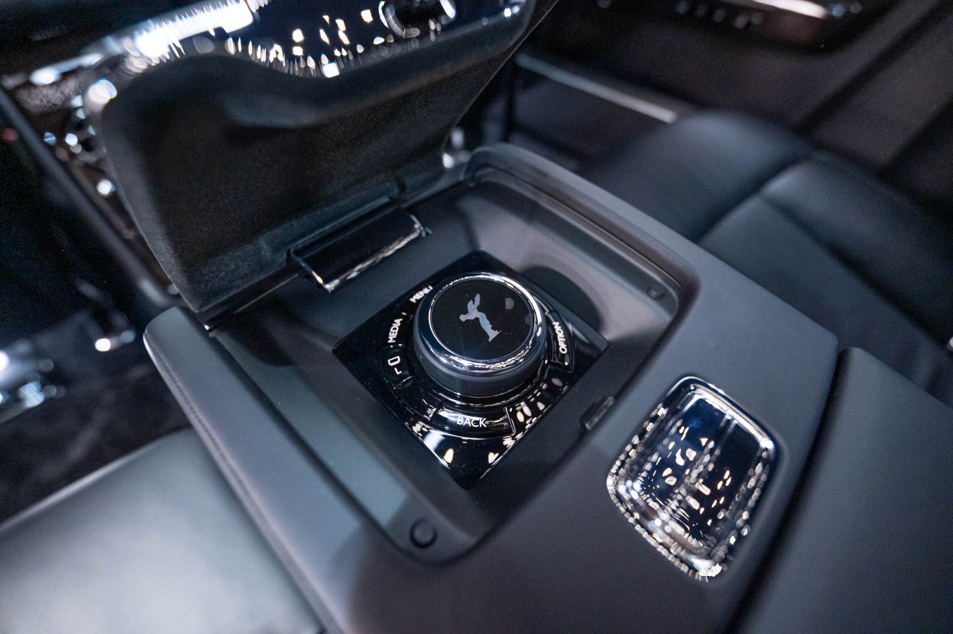 Used 2024 Rolls-Royce Phantom Sedan w/ The Phantom Package RWD image 29