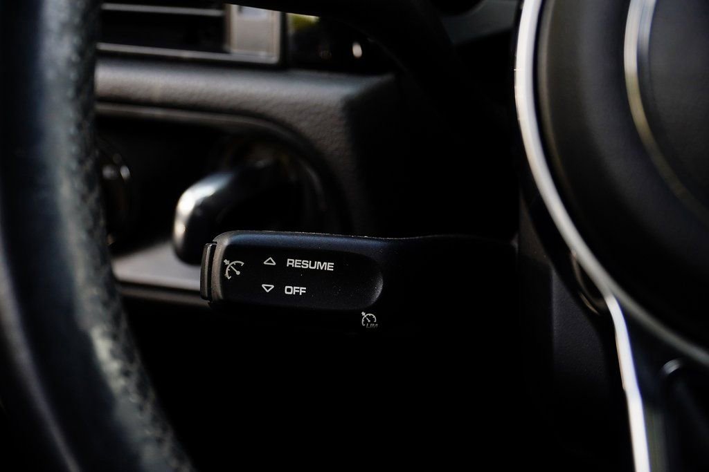 Used 2020 Porsche Macan S image 31