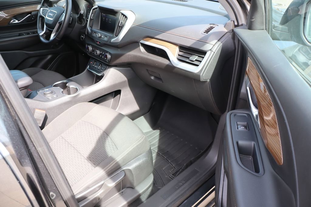Used 2020 GMC Terrain SLE w/ Driver Convenience Package image 45