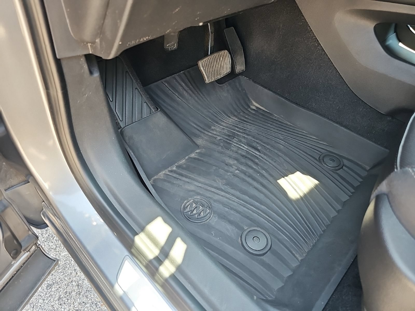 Used 2021 Buick Envision Avenir AWD/4WD image 13