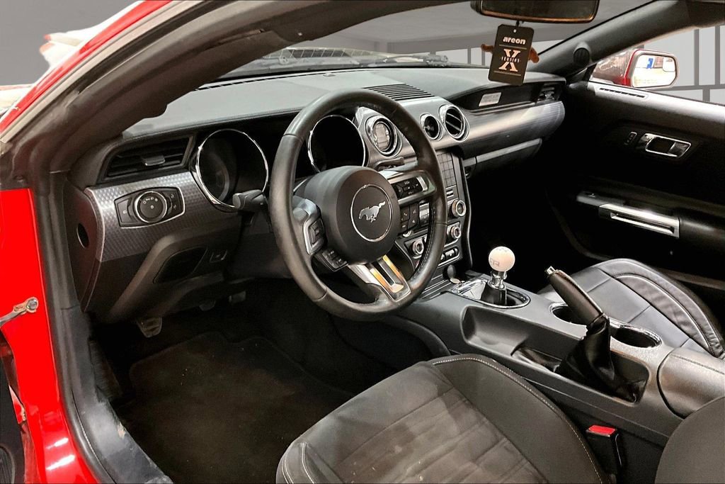Used 2017 Ford Mustang GT w/ GT Performance Package RWD image 13