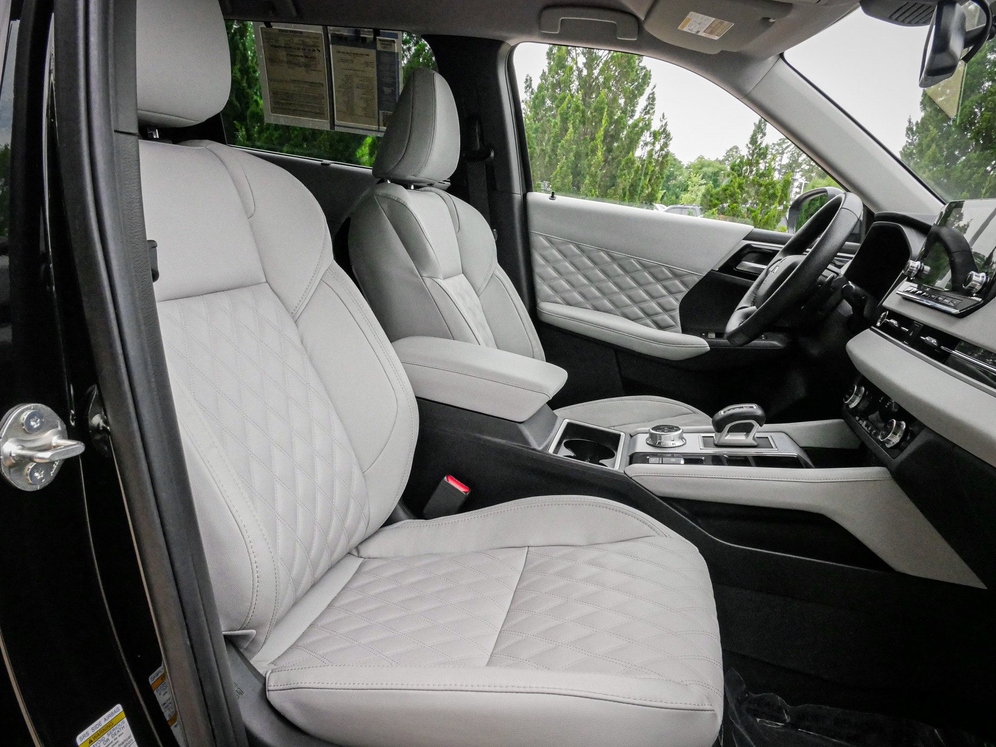 Used 2023 Mitsubishi Outlander SEL FWD image 32