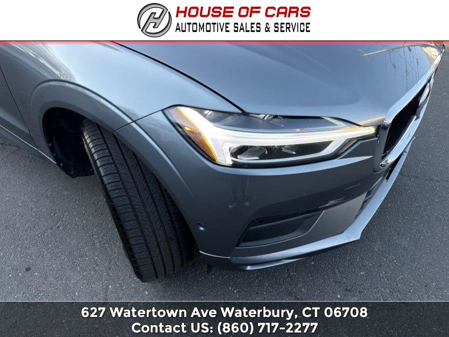 Used 2018 Volvo XC60 T5 Momentum w/ Vision Package image 12