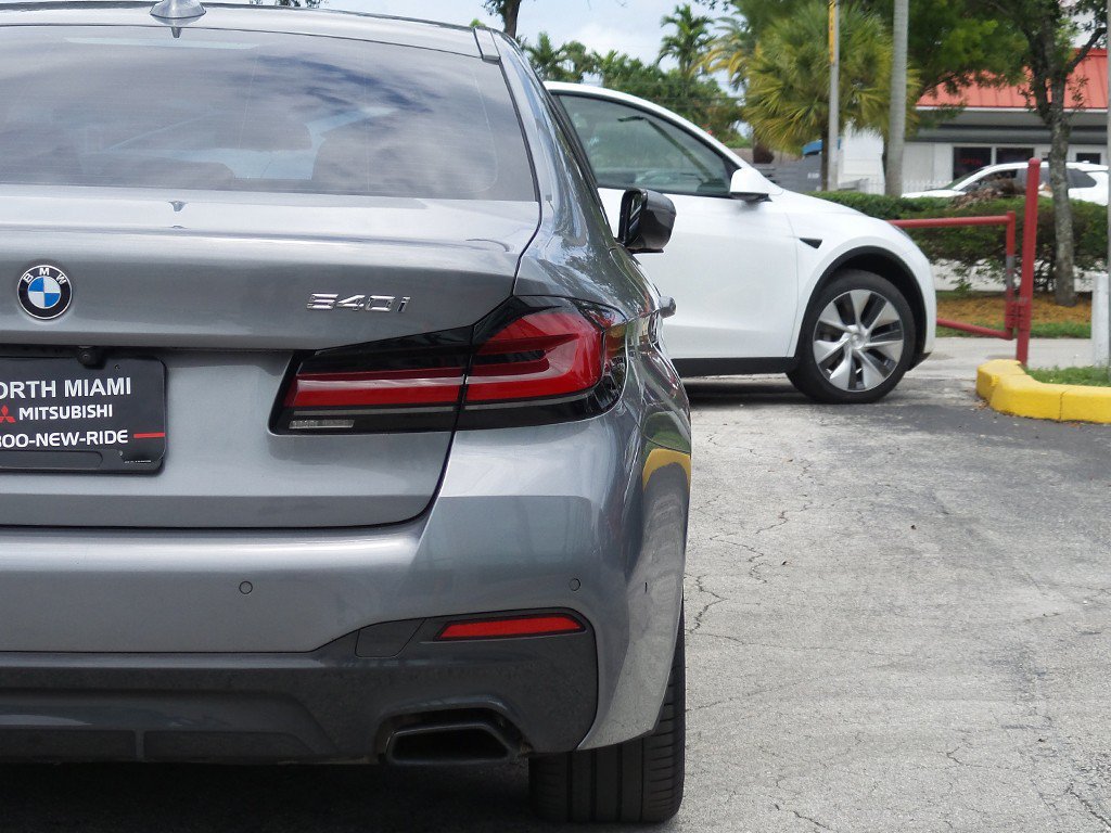 Used 2023 BMW 540i w/ M Sport Package RWD image 19