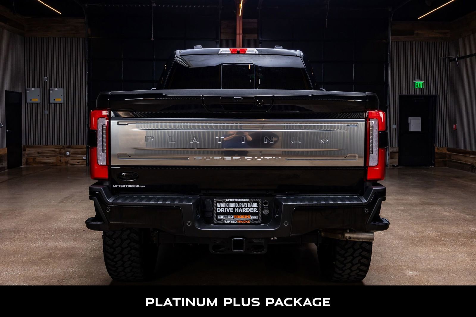 Used 2025 Ford F250 Platinum w/ Platinum Plus Package image 7