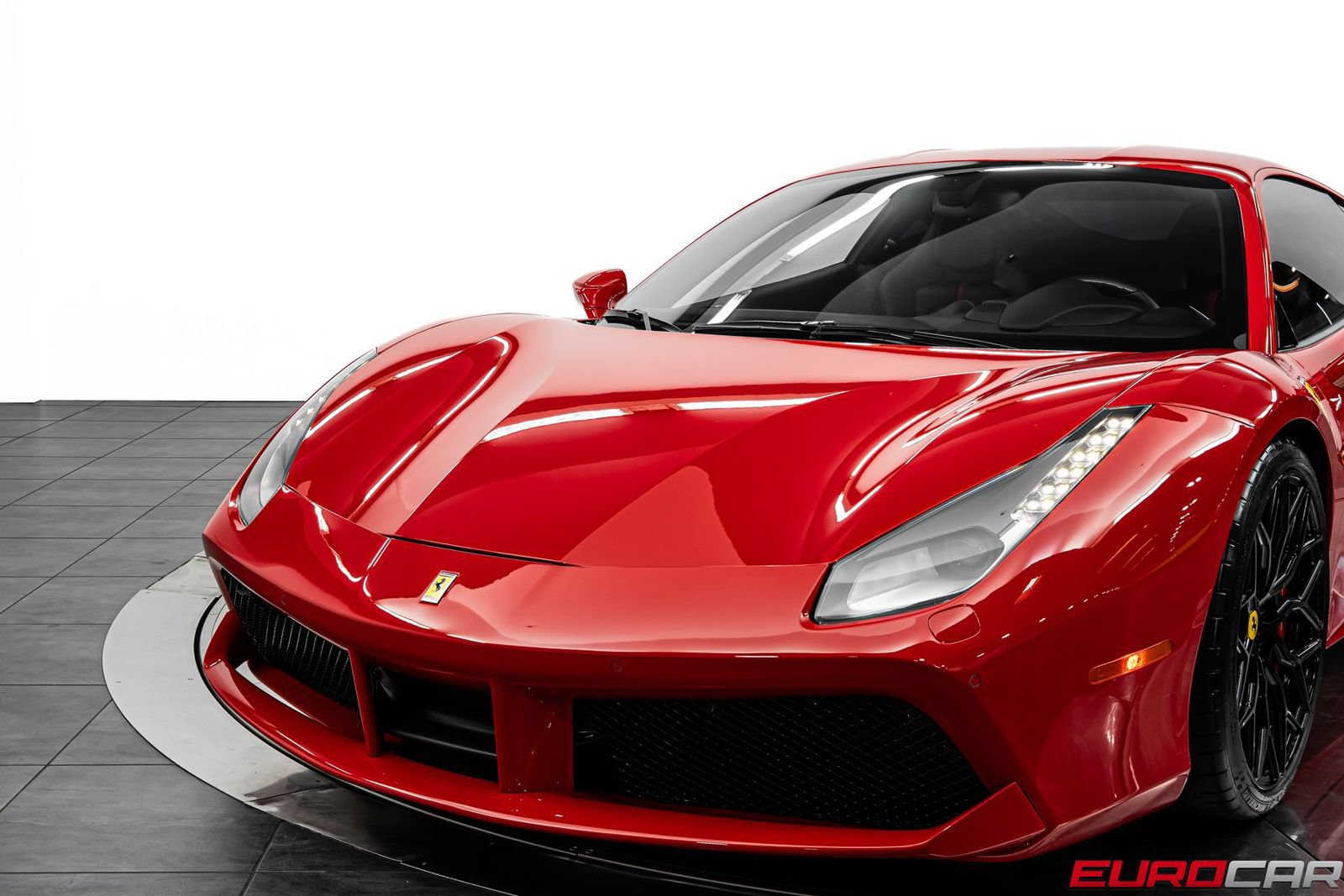 Used 2017 Ferrari 488 GTB RWD image 14