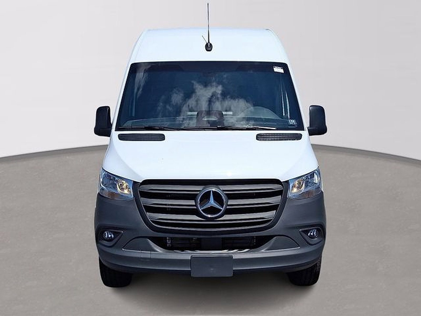 Used 2025 Mercedes-Benz Sprinter 2500 image 2
