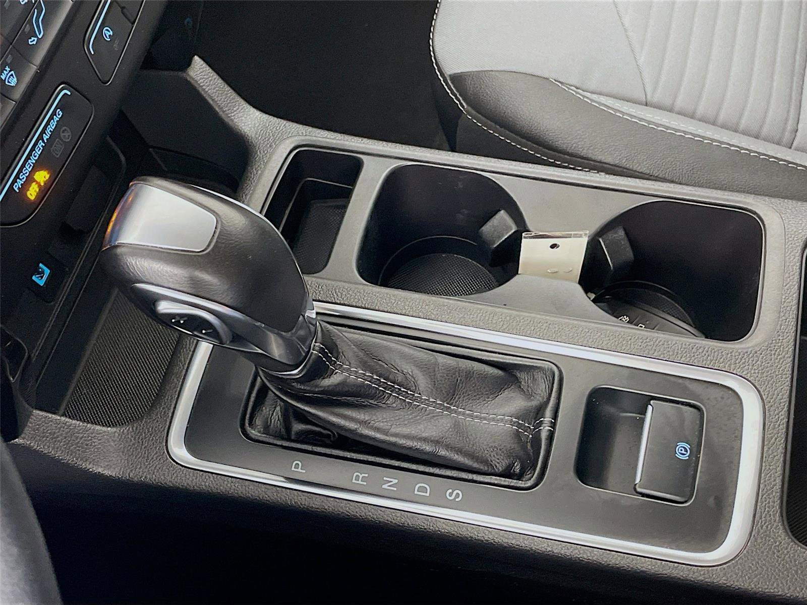 Used 2019 Ford Escape SE image 19