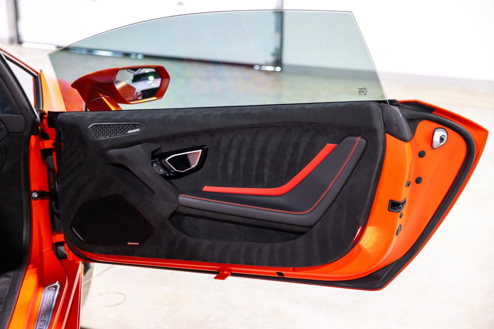 Used 2023 Lamborghini Huracan Tecnica RWD image 29