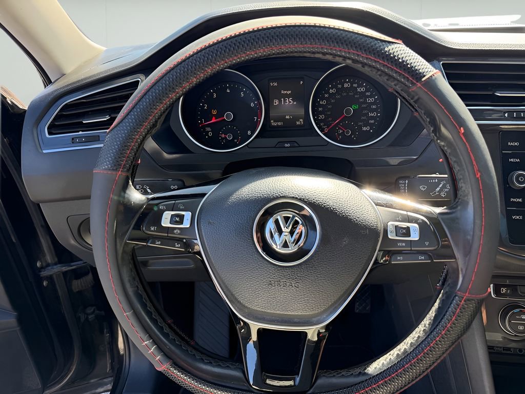 Used 2019 Volkswagen Tiguan SEL image 18