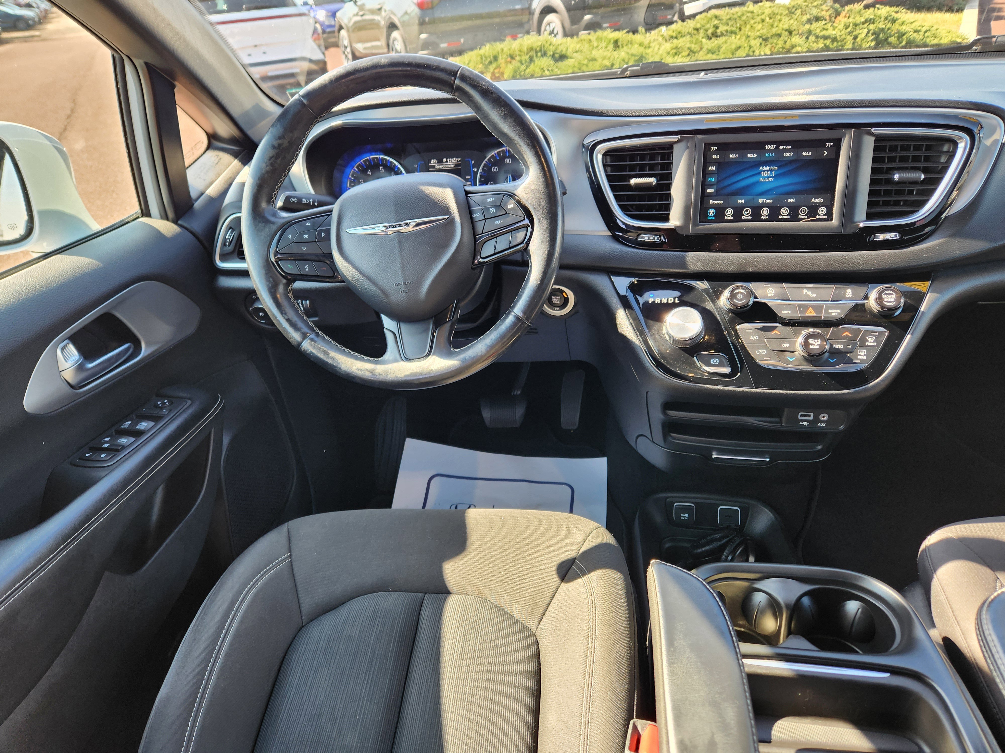 Used 2019 Chrysler Pacifica Touring Plus w/ S Appearance Package image 13