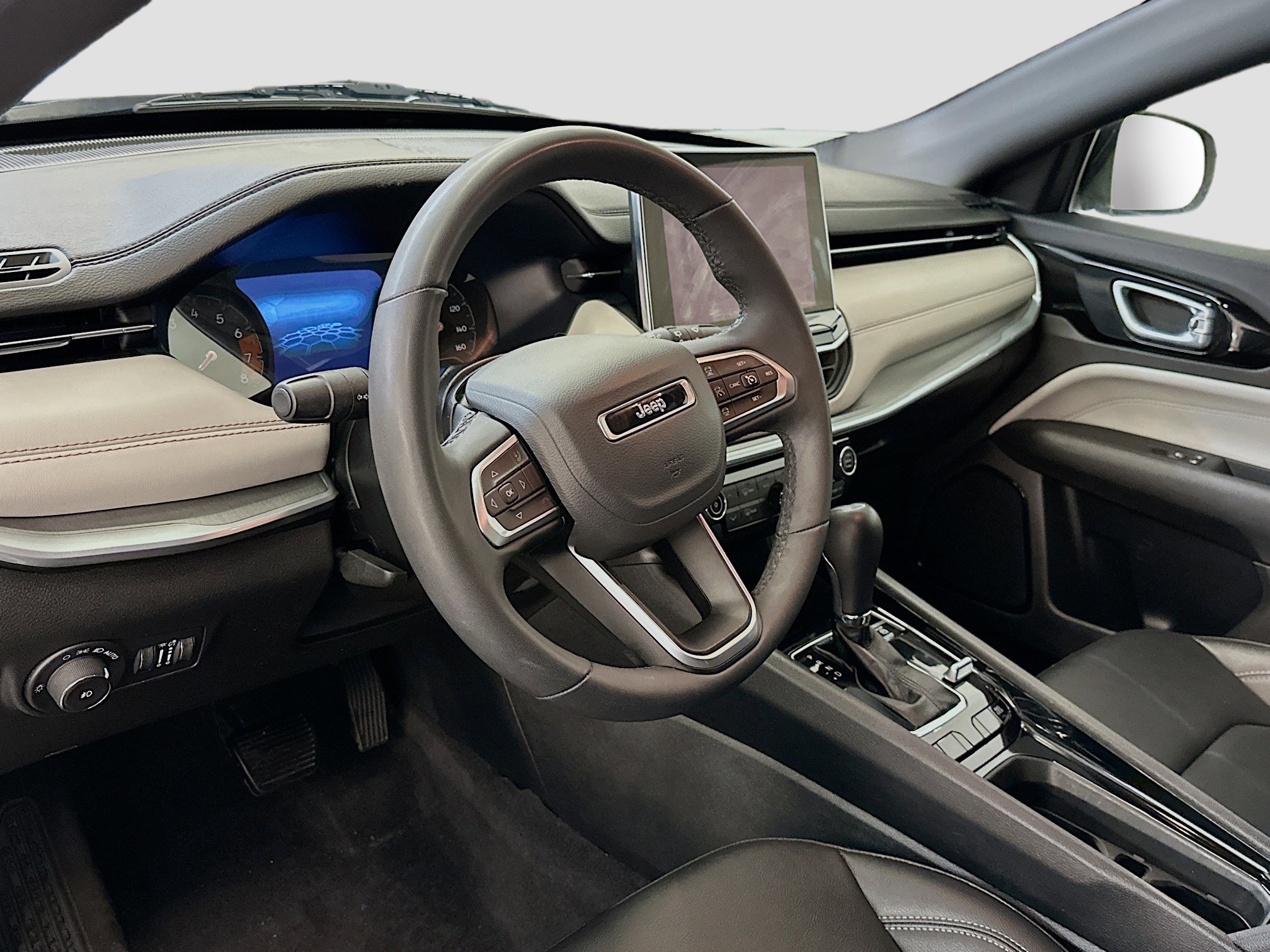 Used 2025 Jeep Compass Limited image 18