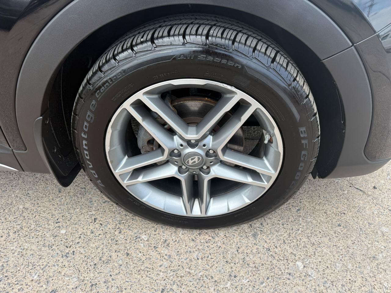 Used 2018 Hyundai Santa Fe Limited AWD/4WD image 9