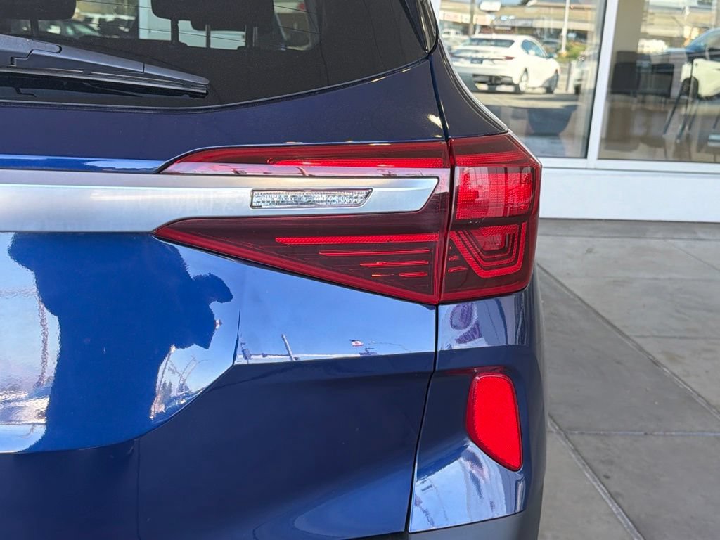 Used 2023 Kia Seltos S FWD image 13