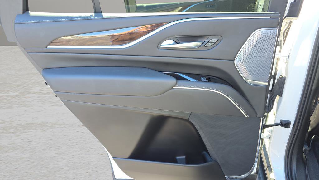 Certified 2022 Cadillac Escalade Sport Platinum w/ LPO, ONYX Package image 25