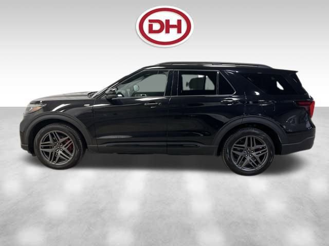 Used 2025 Ford Explorer ST-Line w/ Premium Package image 8