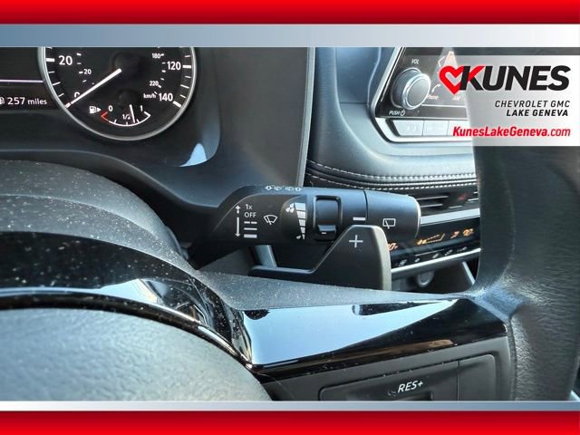 Used 2023 Nissan Rogue SV image 35