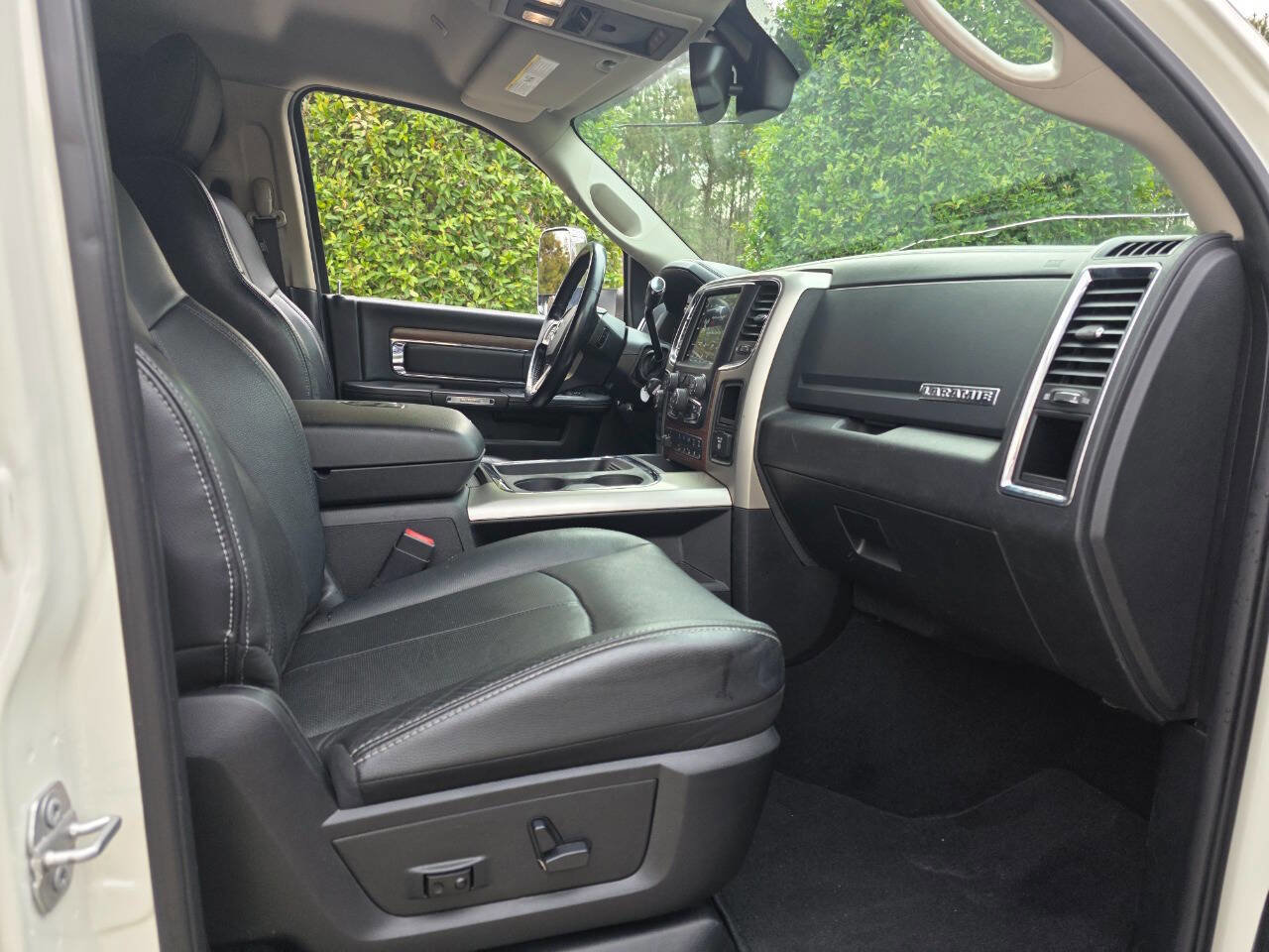 Used 2018 RAM 3500 Laramie image 36