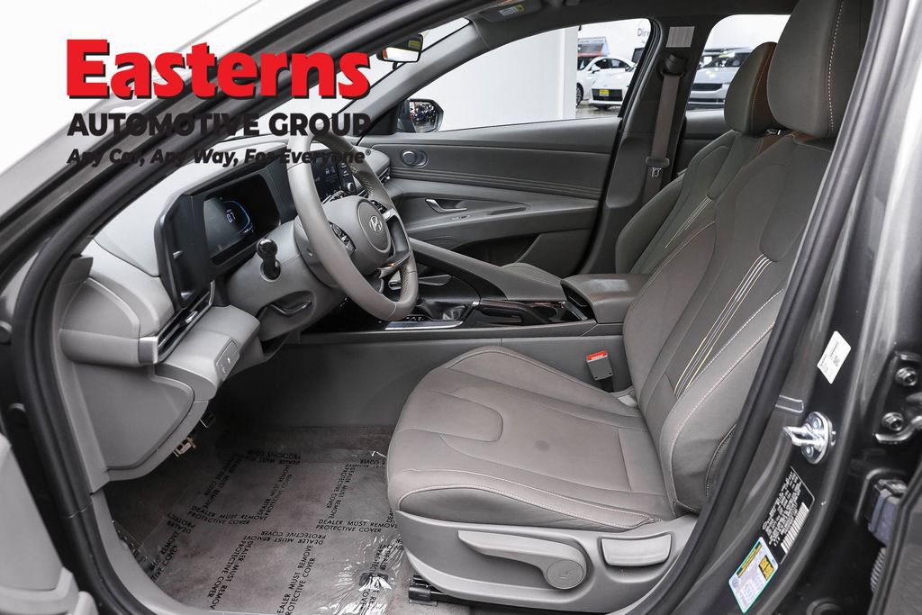 Used 2026 Hyundai Elantra Sport FWD image 14