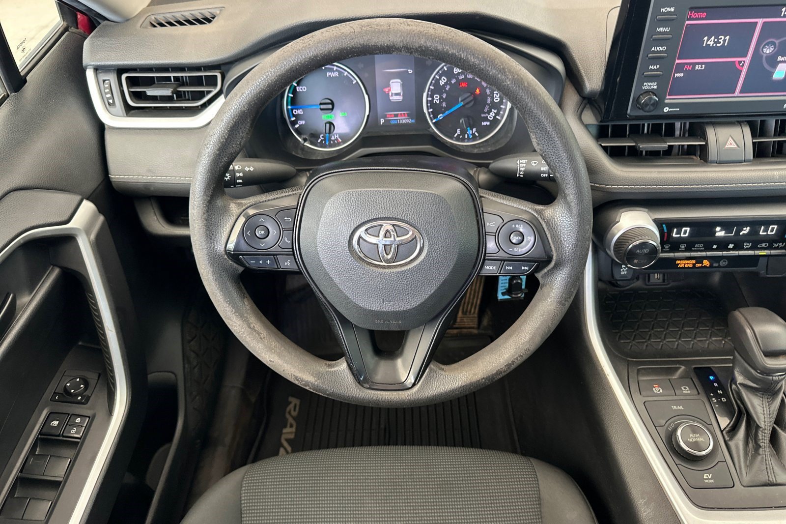 Used 2020 Toyota RAV4 LE w/ All Weather Liner Package AWD/4WD image 28