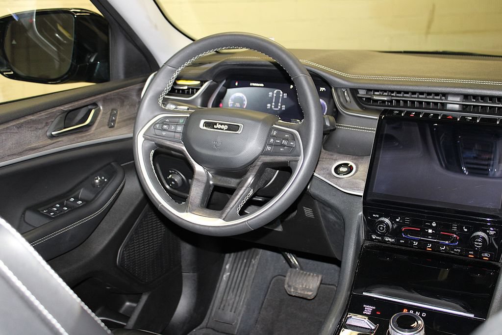 Certified 2023 Jeep Grand Cherokee L Limited AWD/4WD image 14