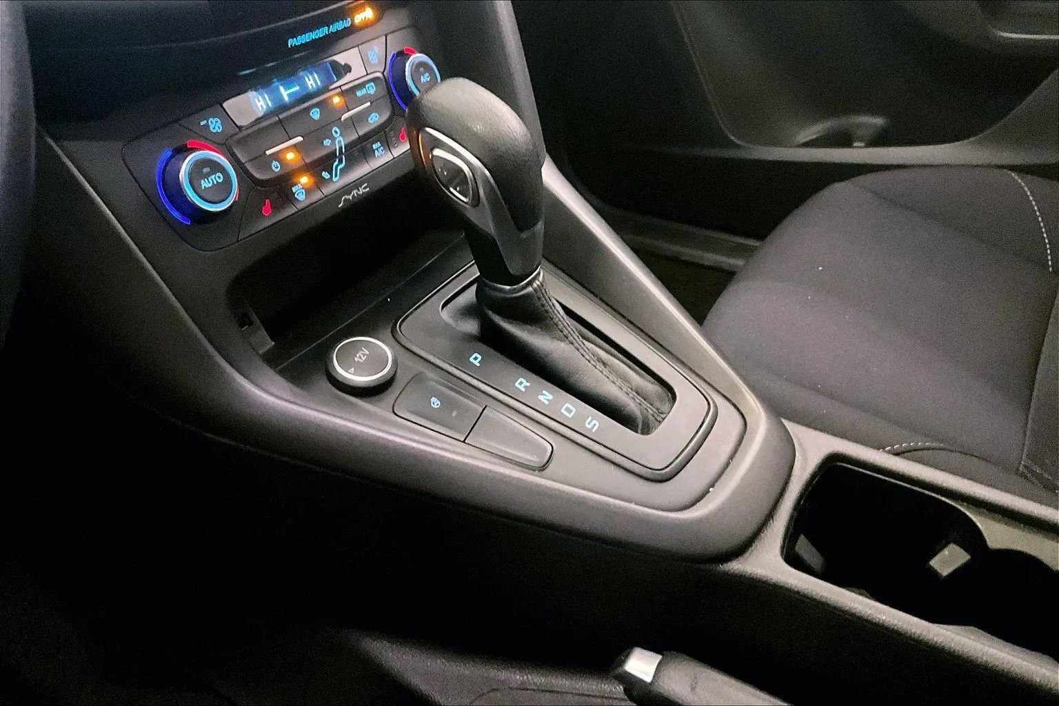 Used 2017 Ford Focus SEL w/ Cold Weather Package image 16