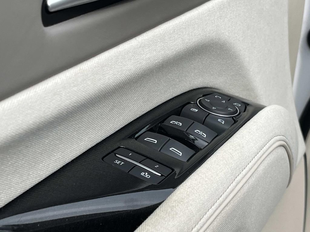 Used 2023 Cadillac Escalade ESV Sport Platinum AWD/4WD image 28