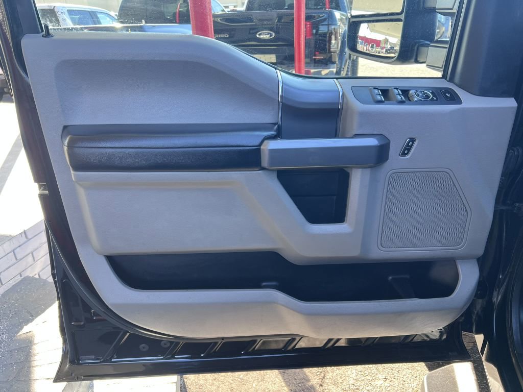 Used 2019 Ford F250 XLT w/ XLT Premium Package image 15
