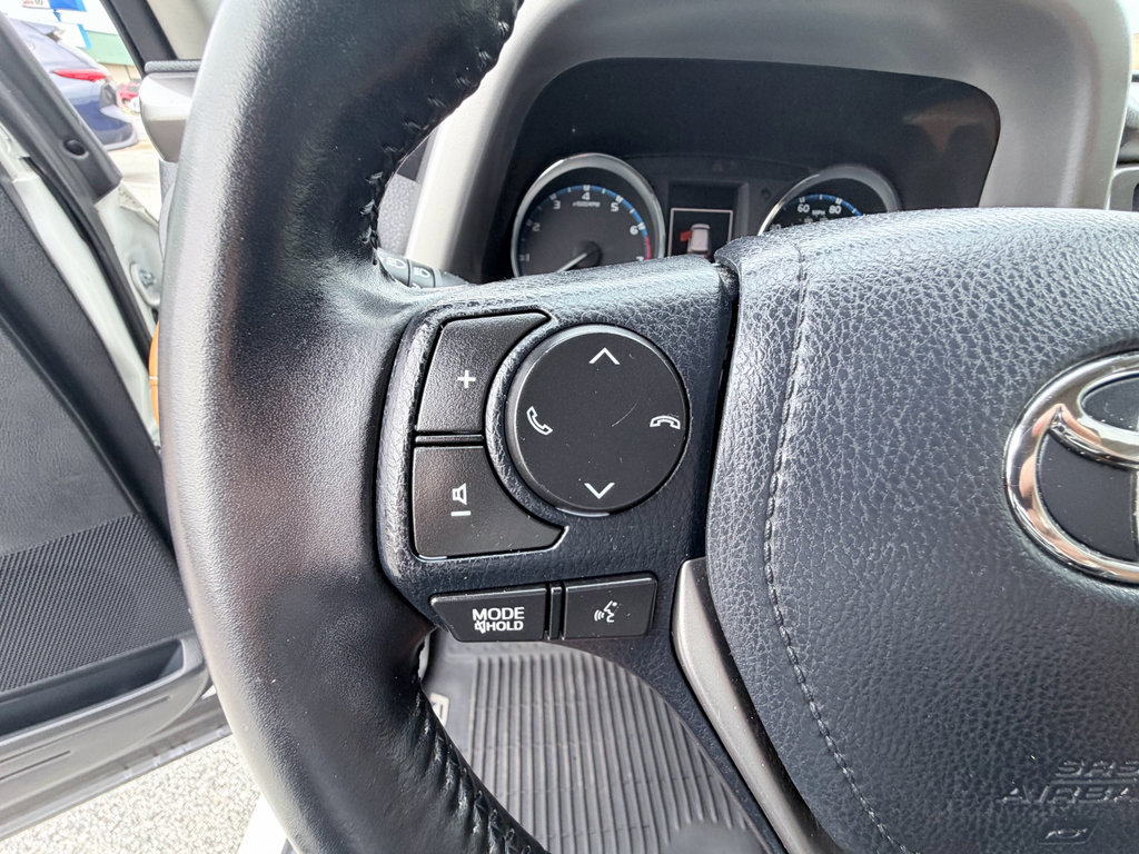 Used 2018 Toyota RAV4 Limited image 15