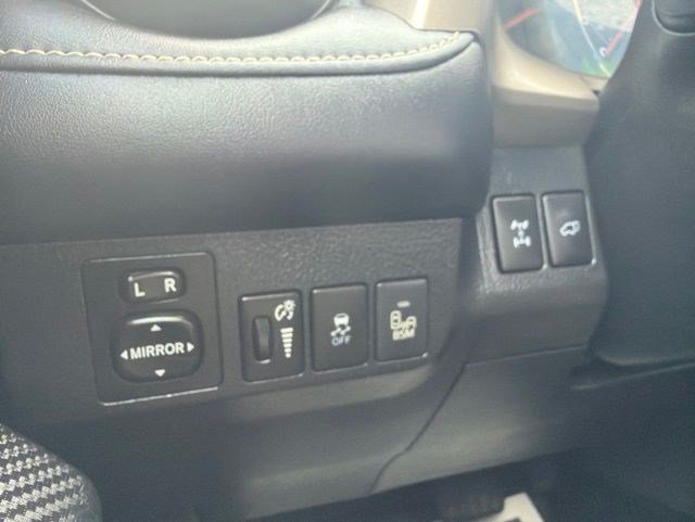 Used 2013 Toyota RAV4 Limited AWD/4WD image 29