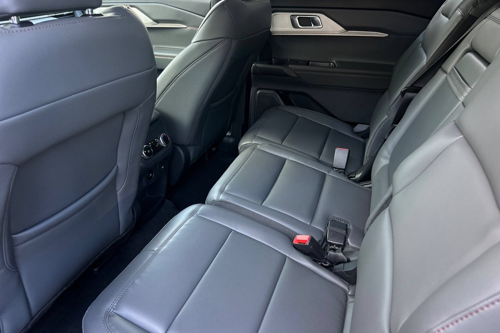New 2026 Ford Explorer Active w/ Active Comfort Package RWD image 11